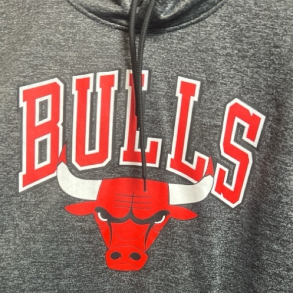 NBA Licensed Chicago Bulls Dark Gray Basketball Pullover Hoodie - Picture 3 of 6